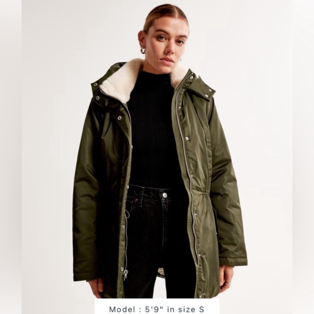NWT Abercrombie & Fitch Ultra Parka in Olive - Size Large